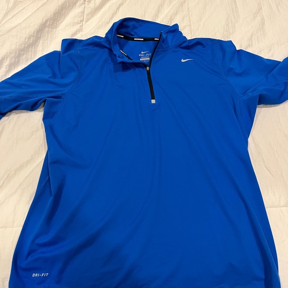 Nike 1/4 zip Pullover - Picture 2 of 4